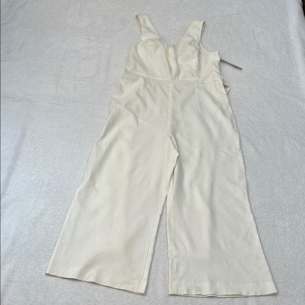 NWT ANTONIO MELANI Ivory Jumpsuit V-Neck Wide Leg Cropped Pants Size 12 - Picture 3 of 16